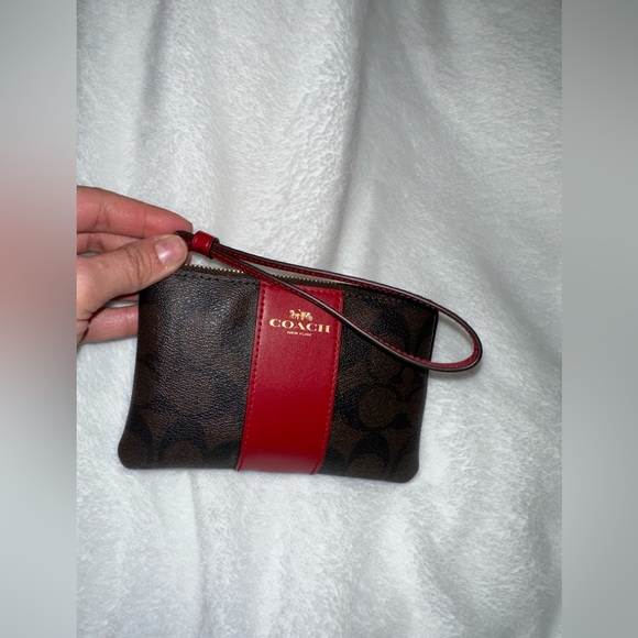 Coach Handbags - Coach wallet logo leather